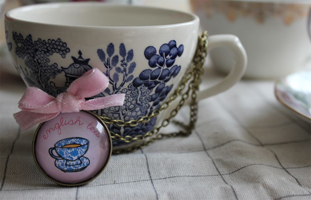 English Tea Pendant