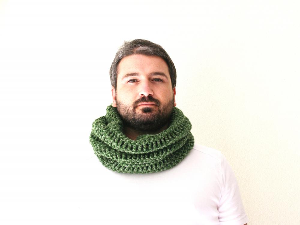 Neckwarmer or Cowl Green Crocheted, Unisex
